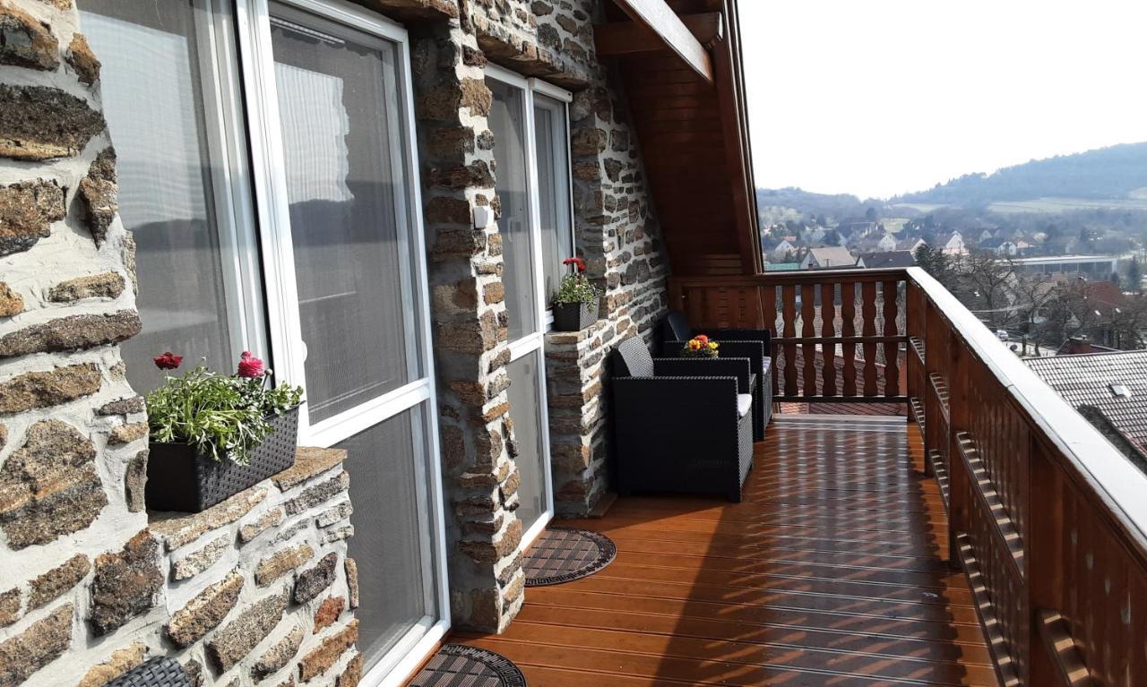 Jazmin Apartman Тихань Экстерьер фото