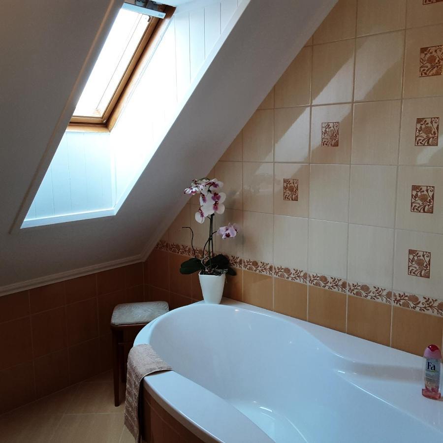 Jazmin Apartman Тихань Экстерьер фото