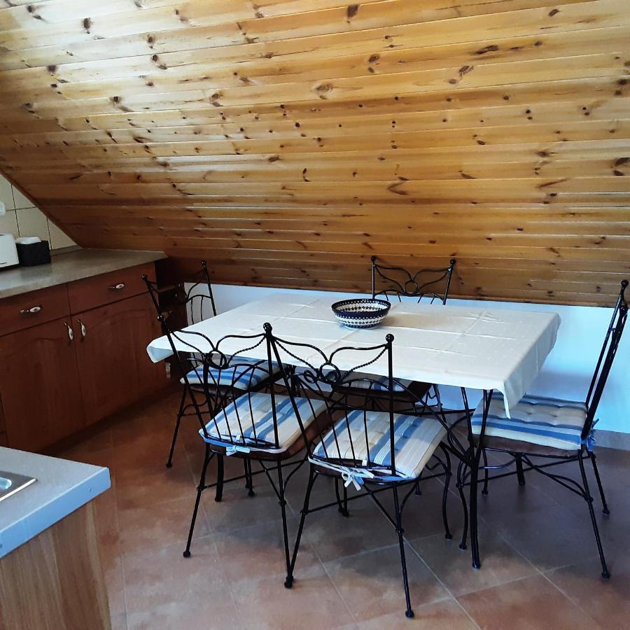 Jazmin Apartman Тихань Экстерьер фото