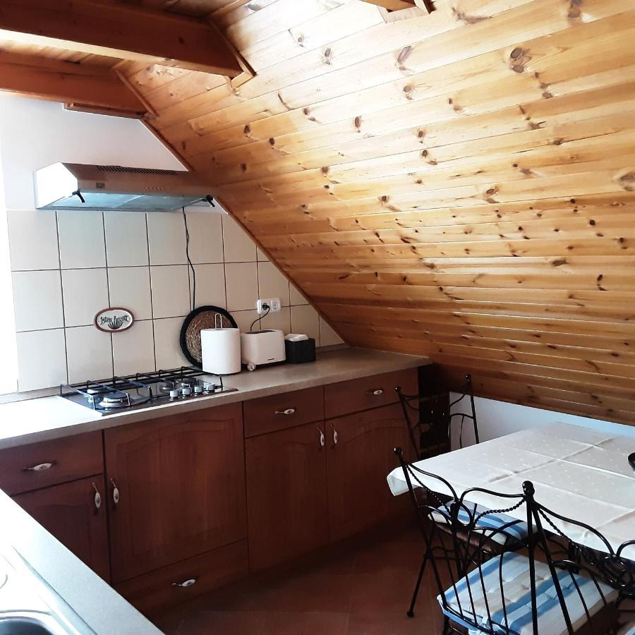 Jazmin Apartman Тихань Экстерьер фото