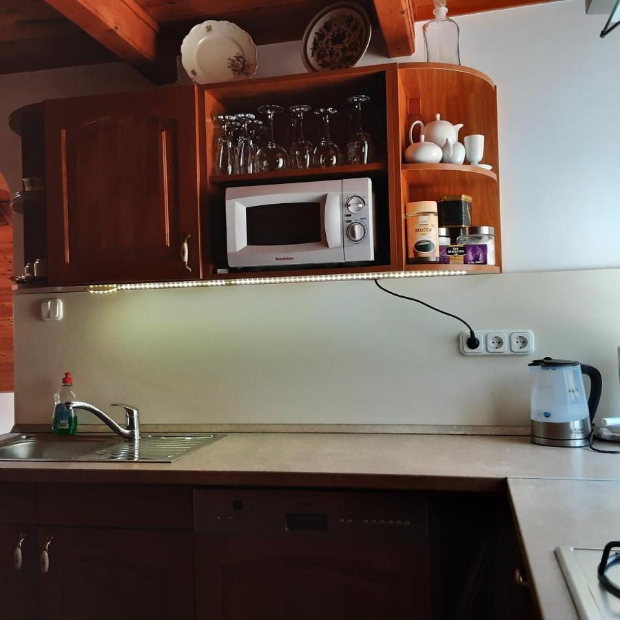 Jazmin Apartman Тихань Экстерьер фото
