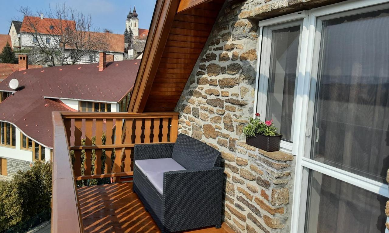 Jazmin Apartman Тихань Экстерьер фото