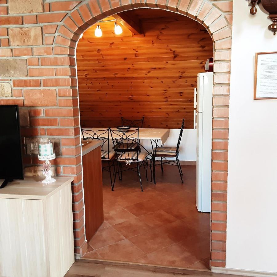 Jazmin Apartman Тихань Экстерьер фото