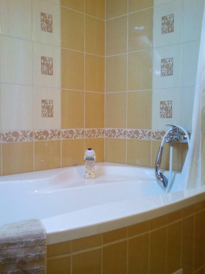 Jazmin Apartman Тихань Экстерьер фото